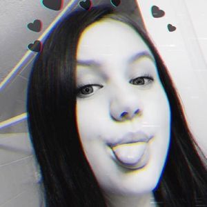 Meet your Posher, Chloe